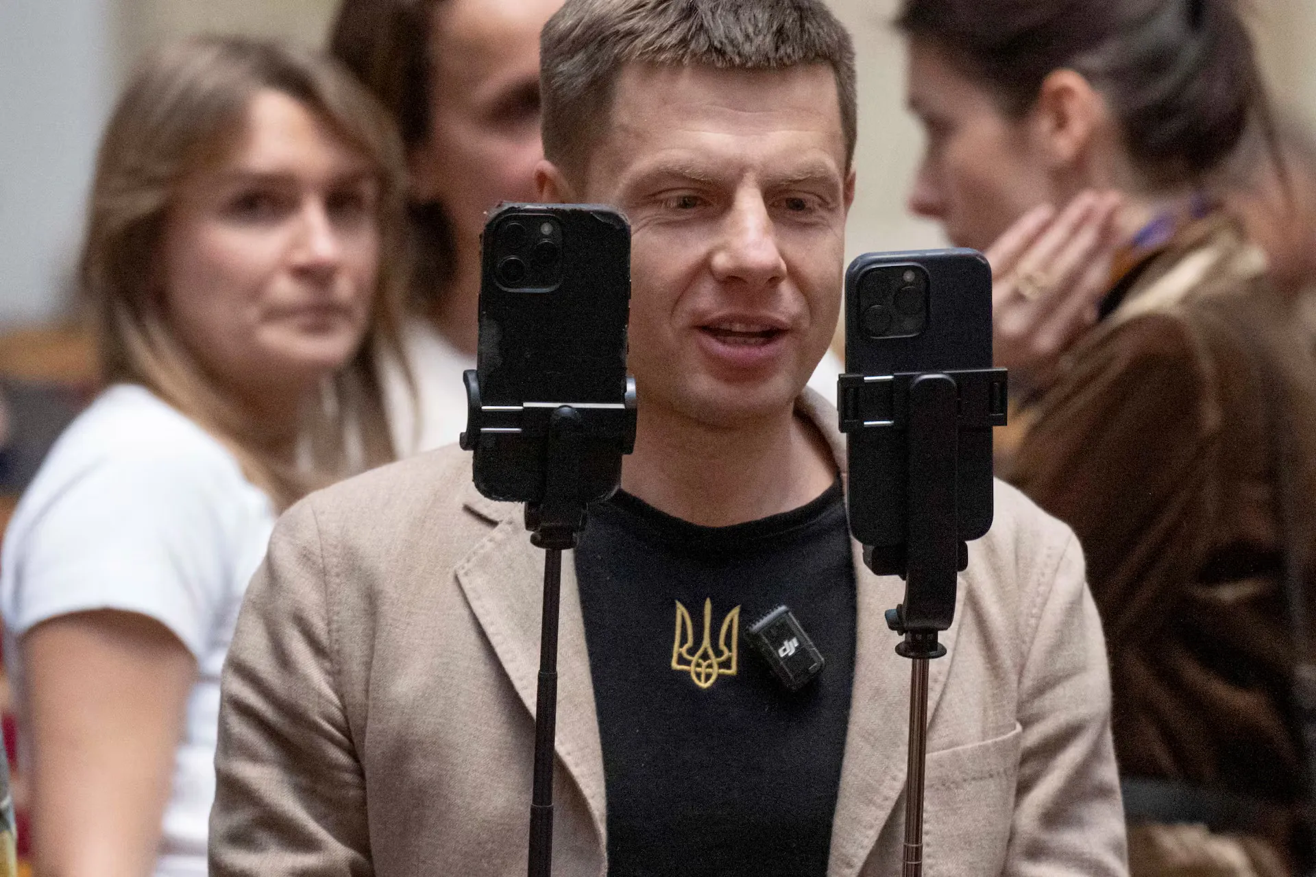 Онлайн-трансляції депутатів спричинили кризу довіри до парламенту України